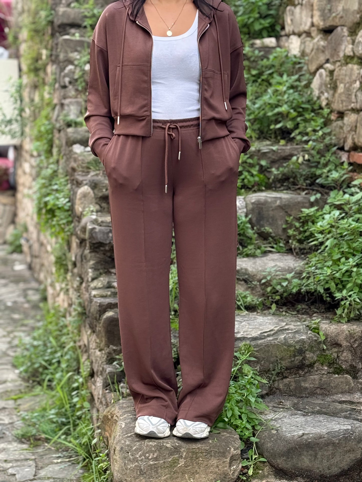 Set sportiv ne ngjyre kafe