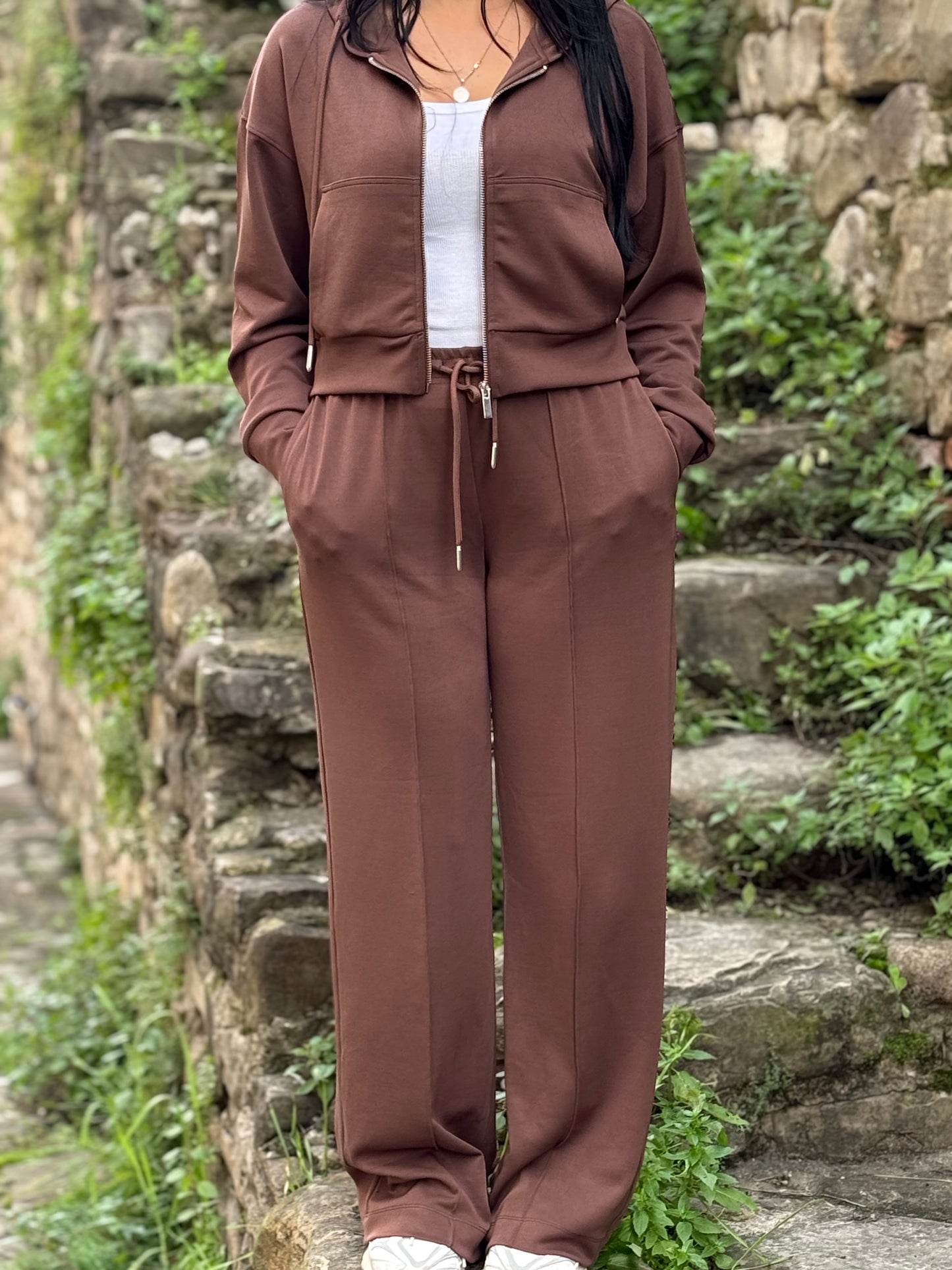 Set sportiv ne ngjyre kafe